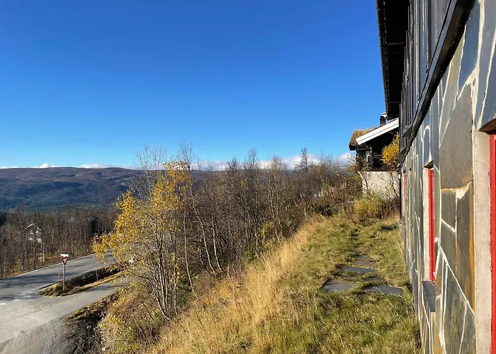 Peis, Utsikt Og 200 M Til Bakken Beitostolen